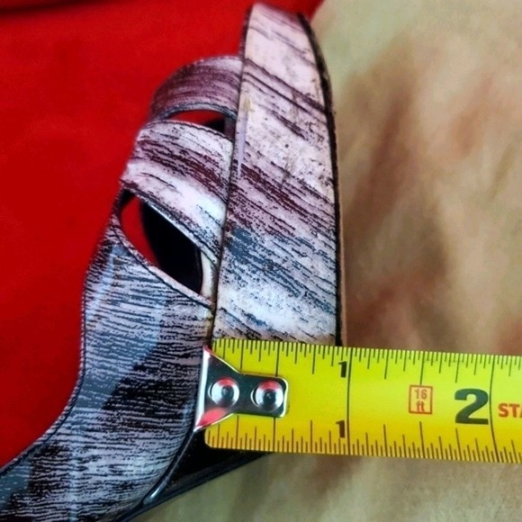 Sergio Rossi Peep Zebra Toes Heels 38 Made in Italy Dust Bag Included EUC - Picture 9 of 9